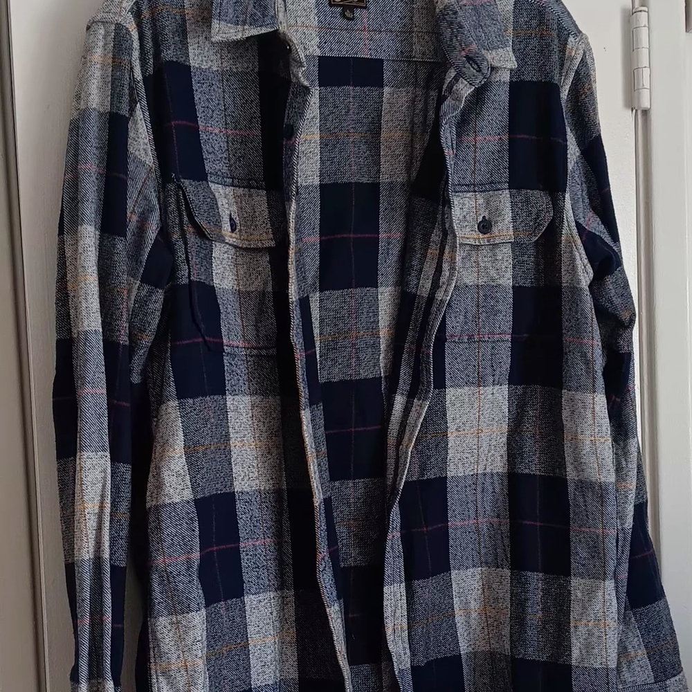 Obey Men's Navy Blue and Gray Plaid Button-Up Jacket